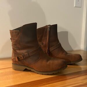 Teva De La Vina Low Boots